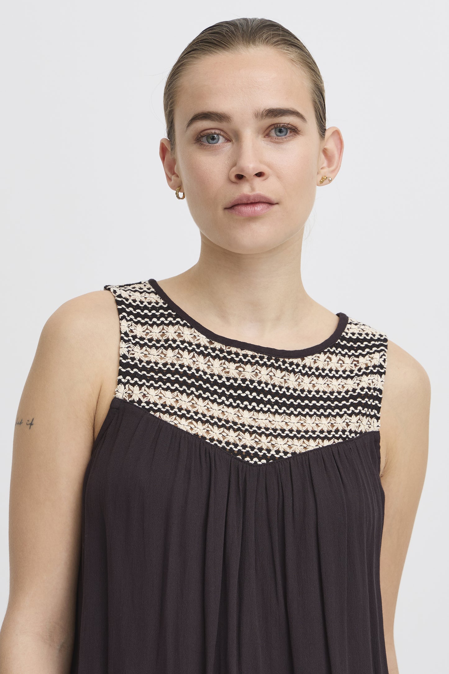 Ihragni Top Black