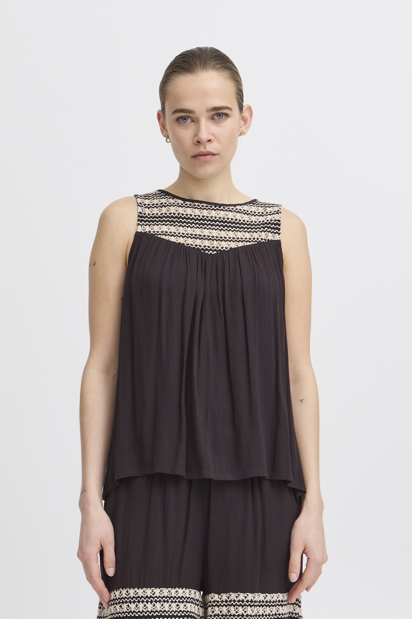 Ihragni Top Black