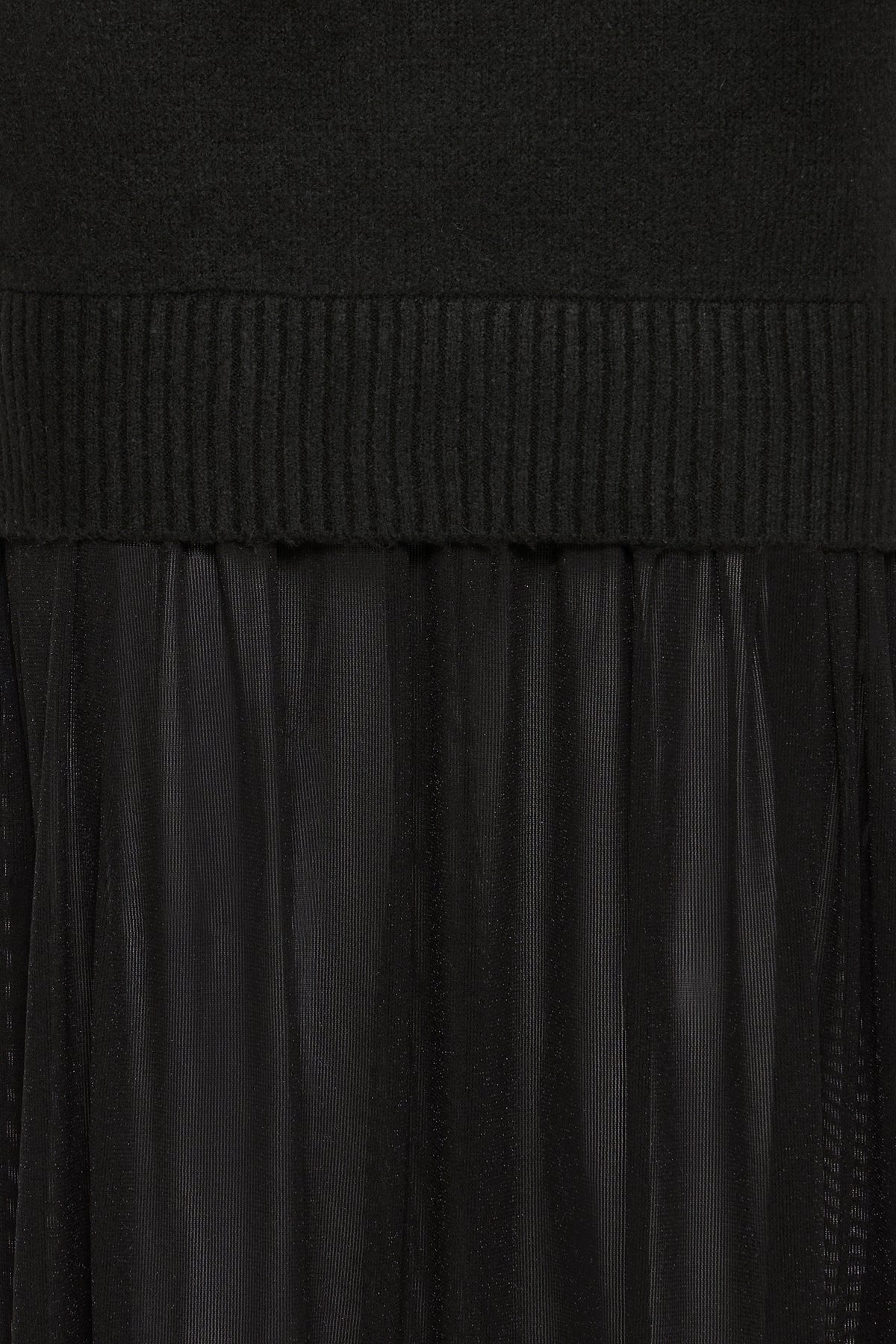 Ihbanus Dress - Black Knitted Tulle