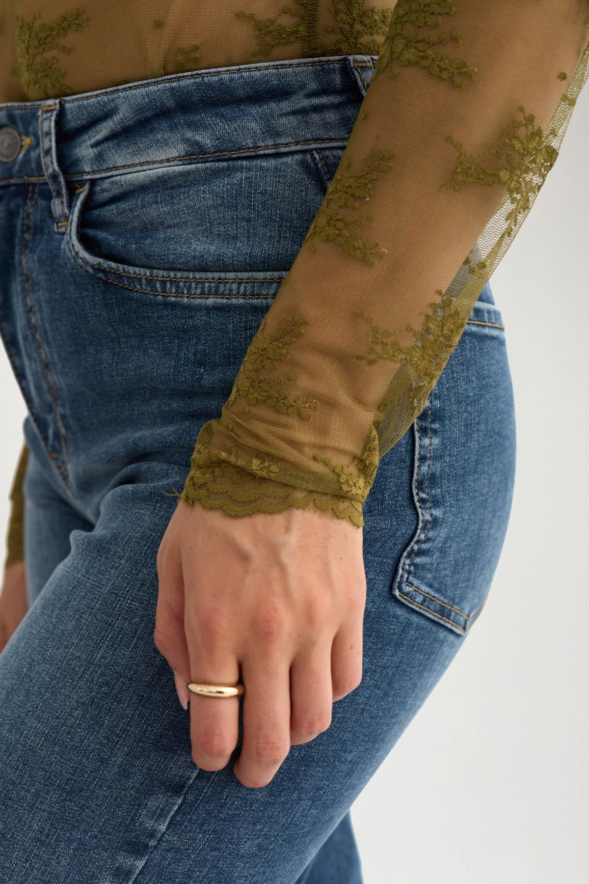 NUNATALIA BLOUSE - Fir Green Lace Sheer