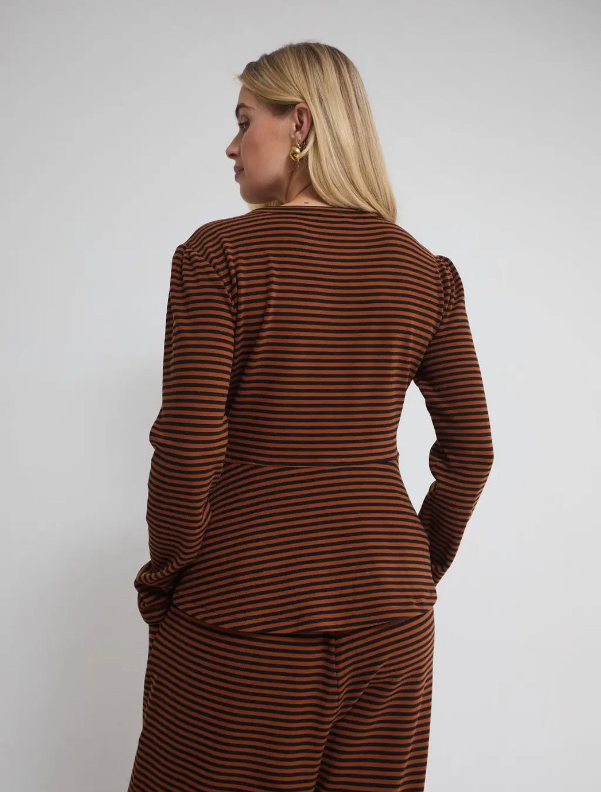 Tove Stripe Supersoft Peplum Top - Black and Brown