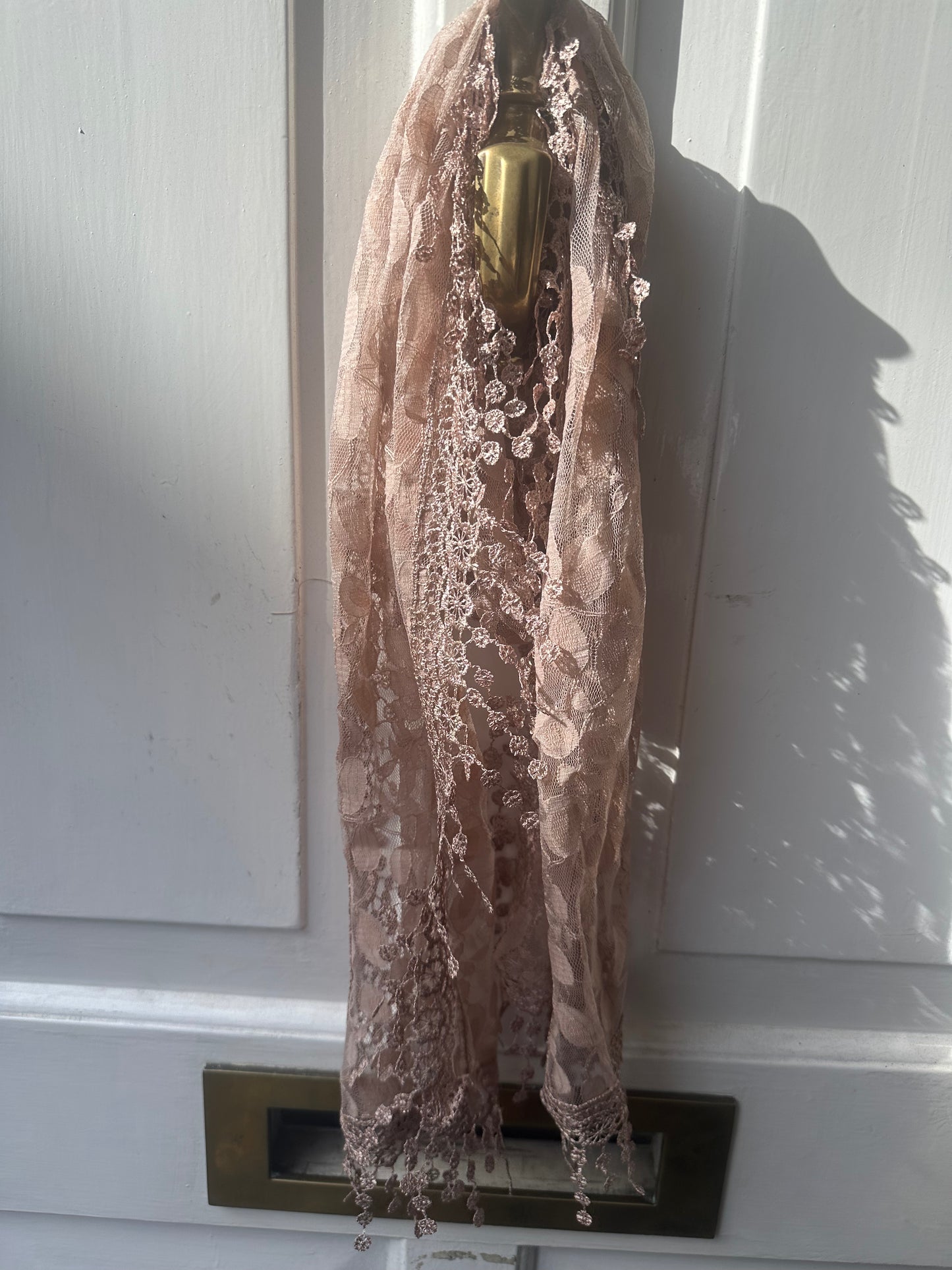 Pretty Leaves Lace Scarf