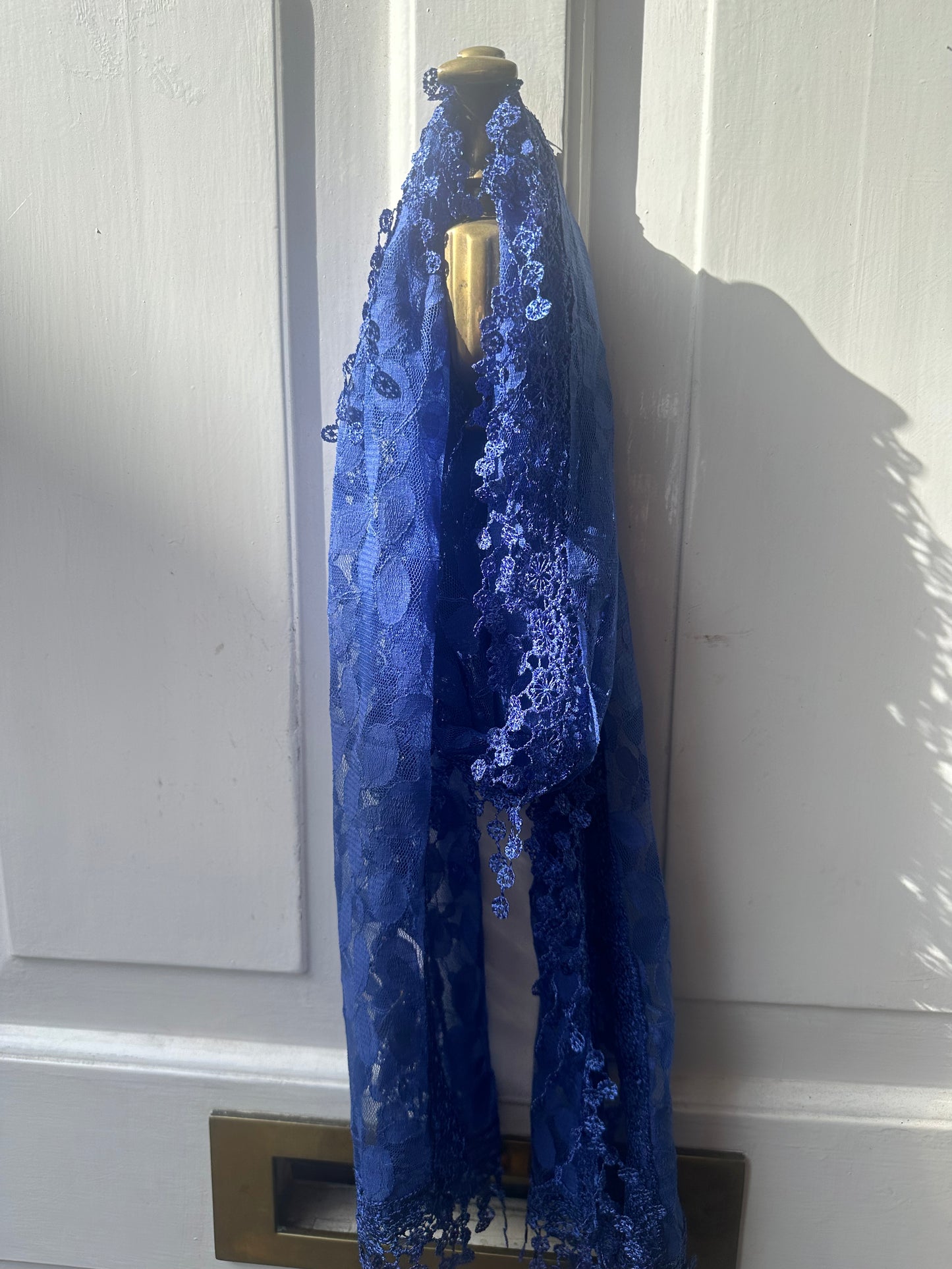 Pretty Leaves Lace Scarf