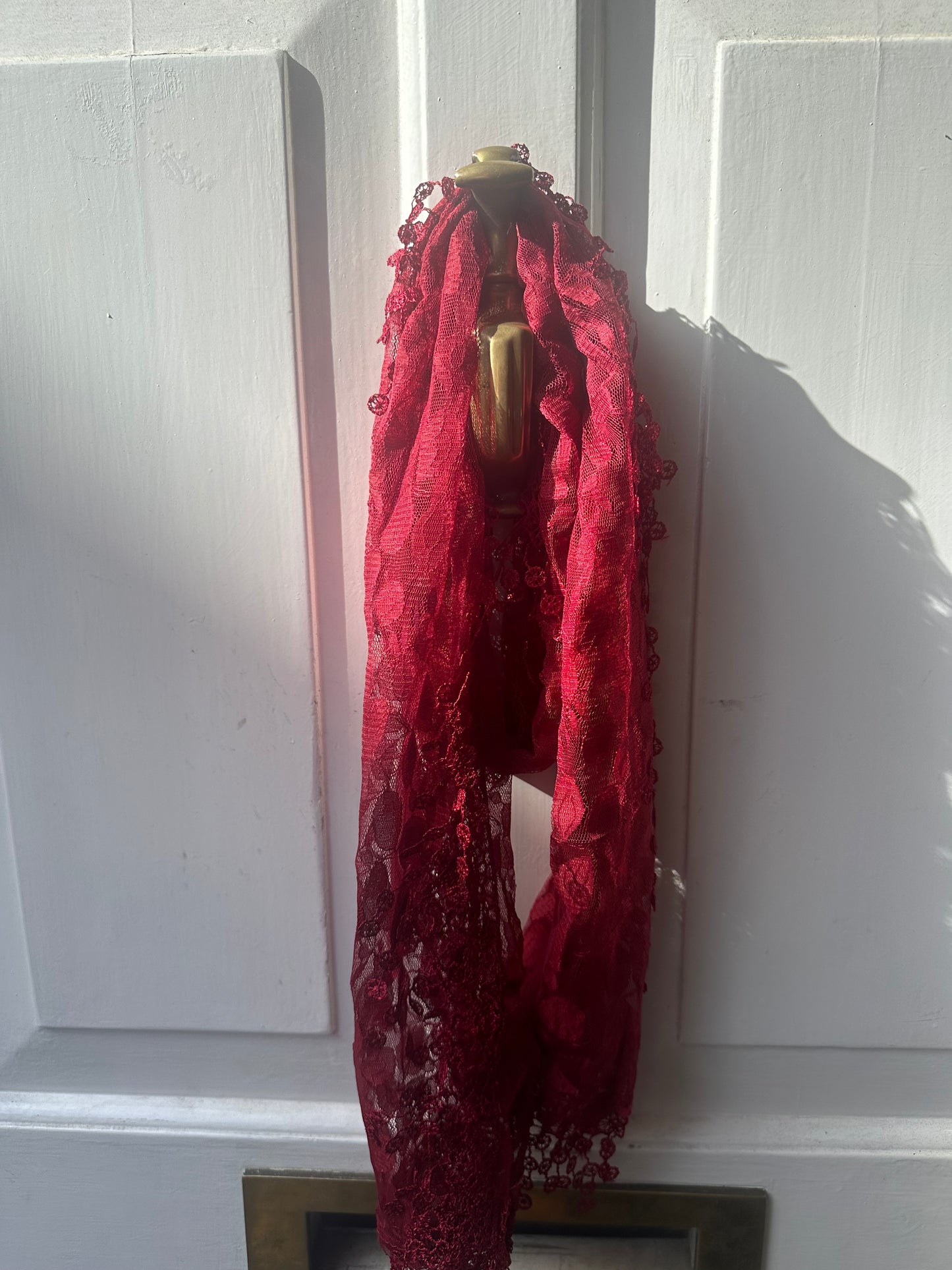 Pretty Leaves Lace Scarf