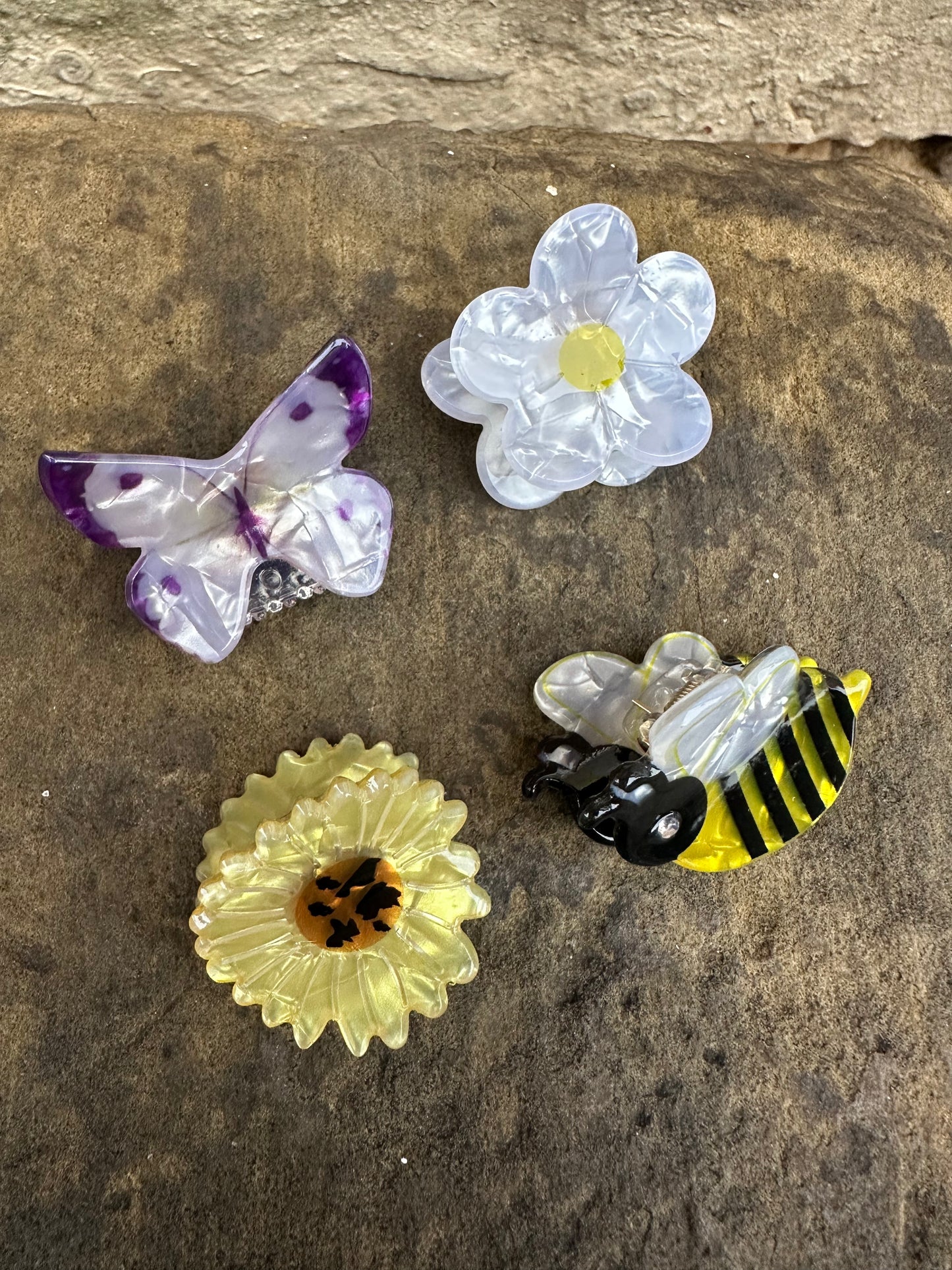 Flower Bee Mini Hair Claw