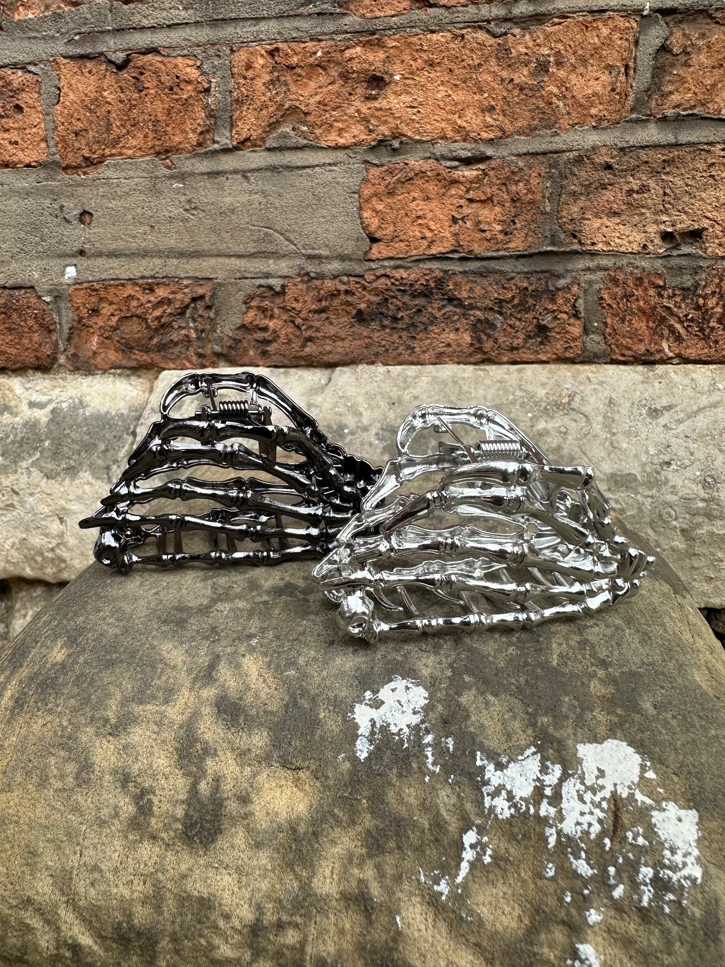 Metal Skeleton Hand Hair Claw
