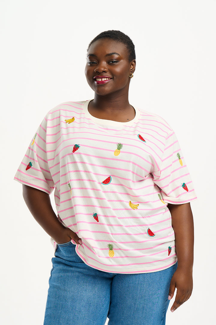 Kinsley Relaxed T-shirt - Off-White/Pink, Fruit Embroidery