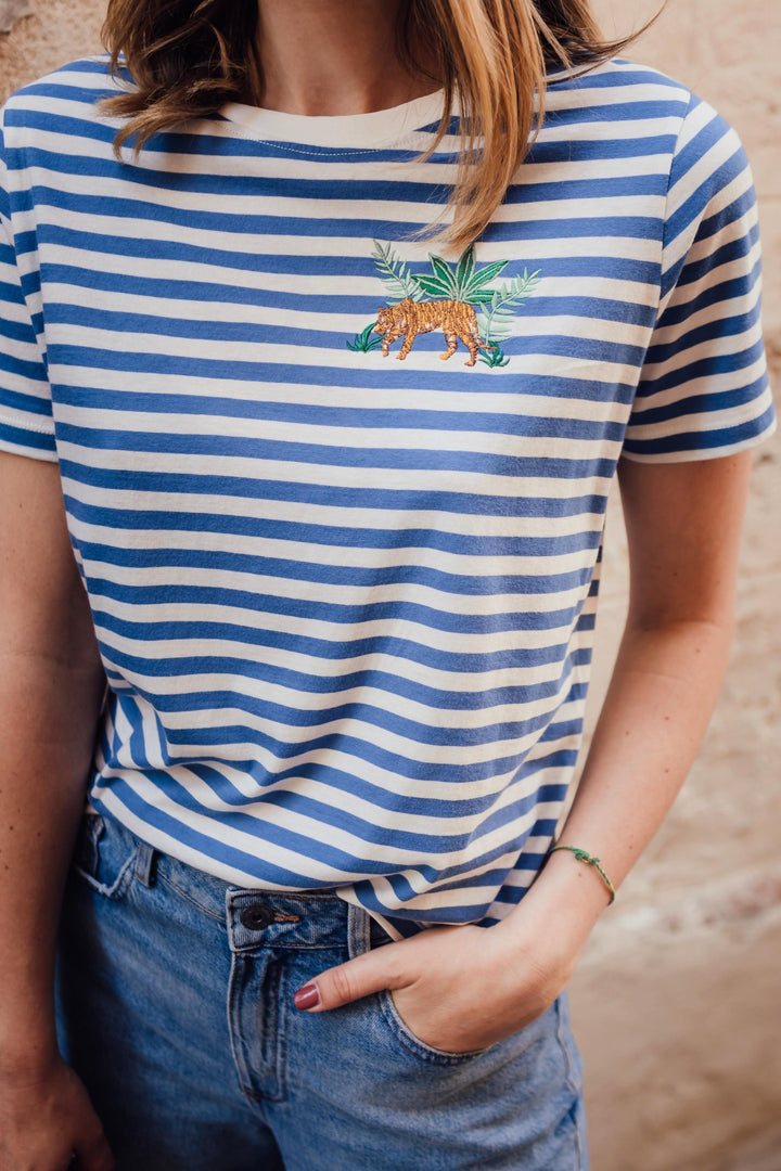 Maggie T-shirt - Blue/White, Tiger Embroidery