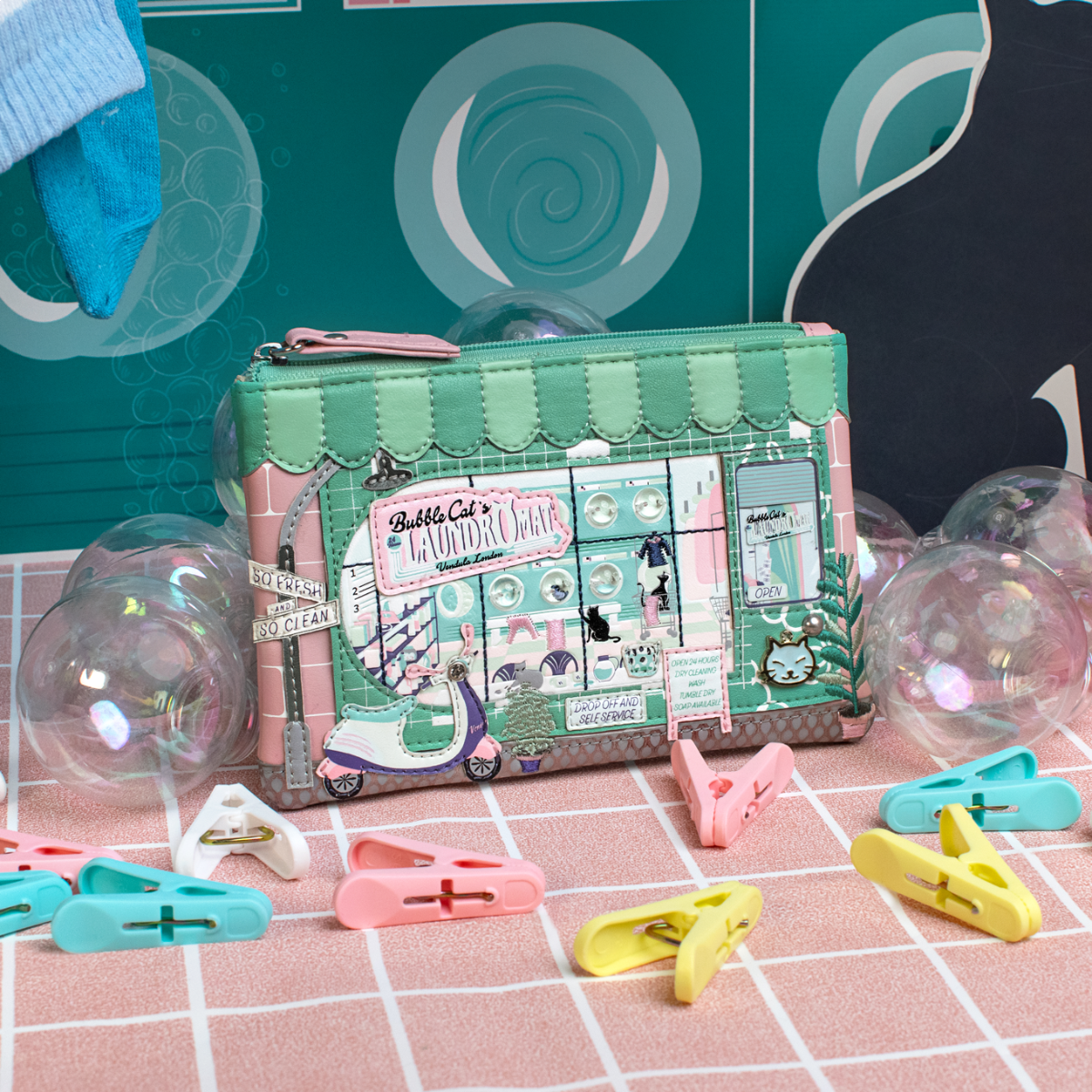 Bubble Cats Laundromat Compact Folding Wallet