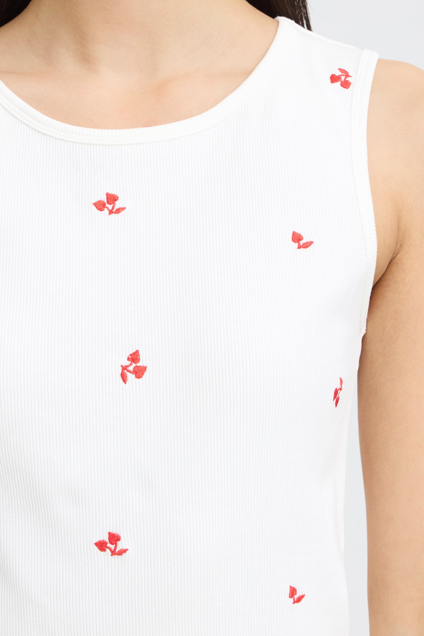 Ihpalma Vest - Embroidered Red Cherry