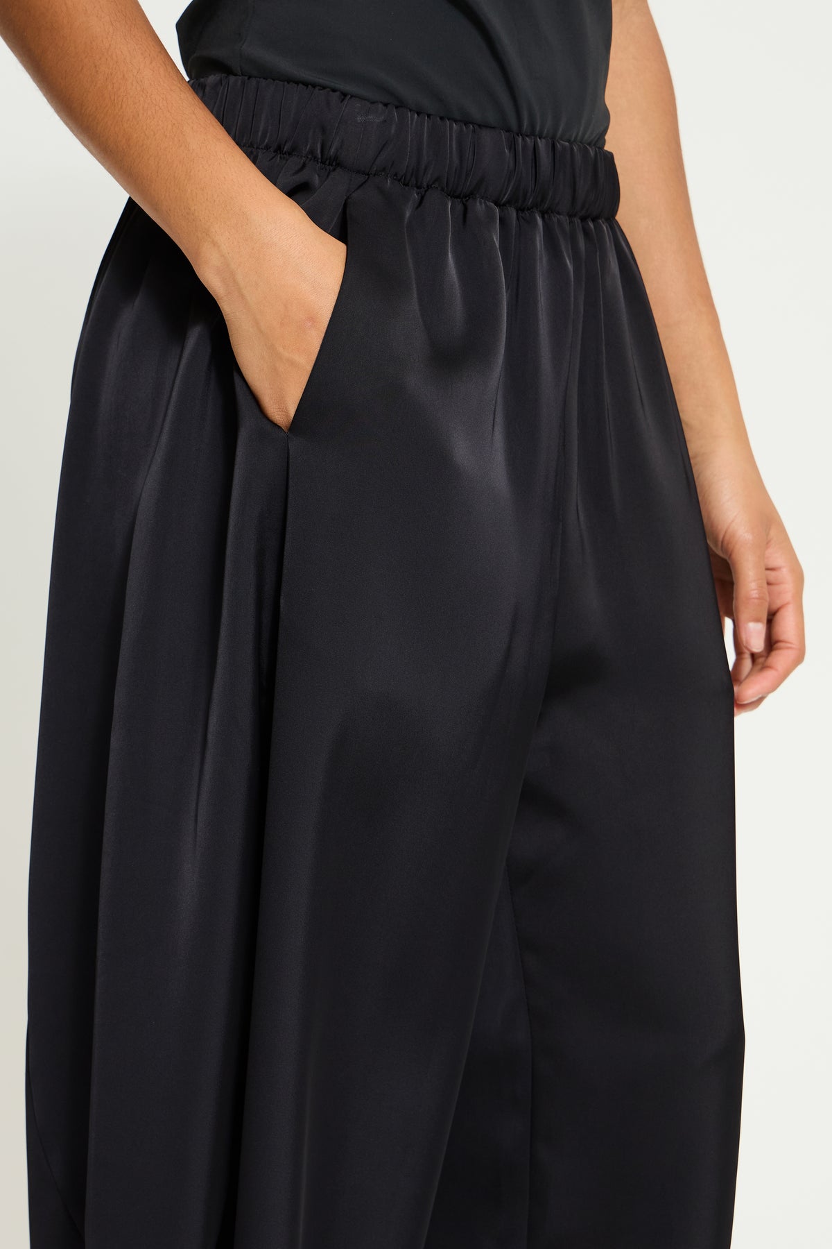 Ihhartley Trousers - Black Satin