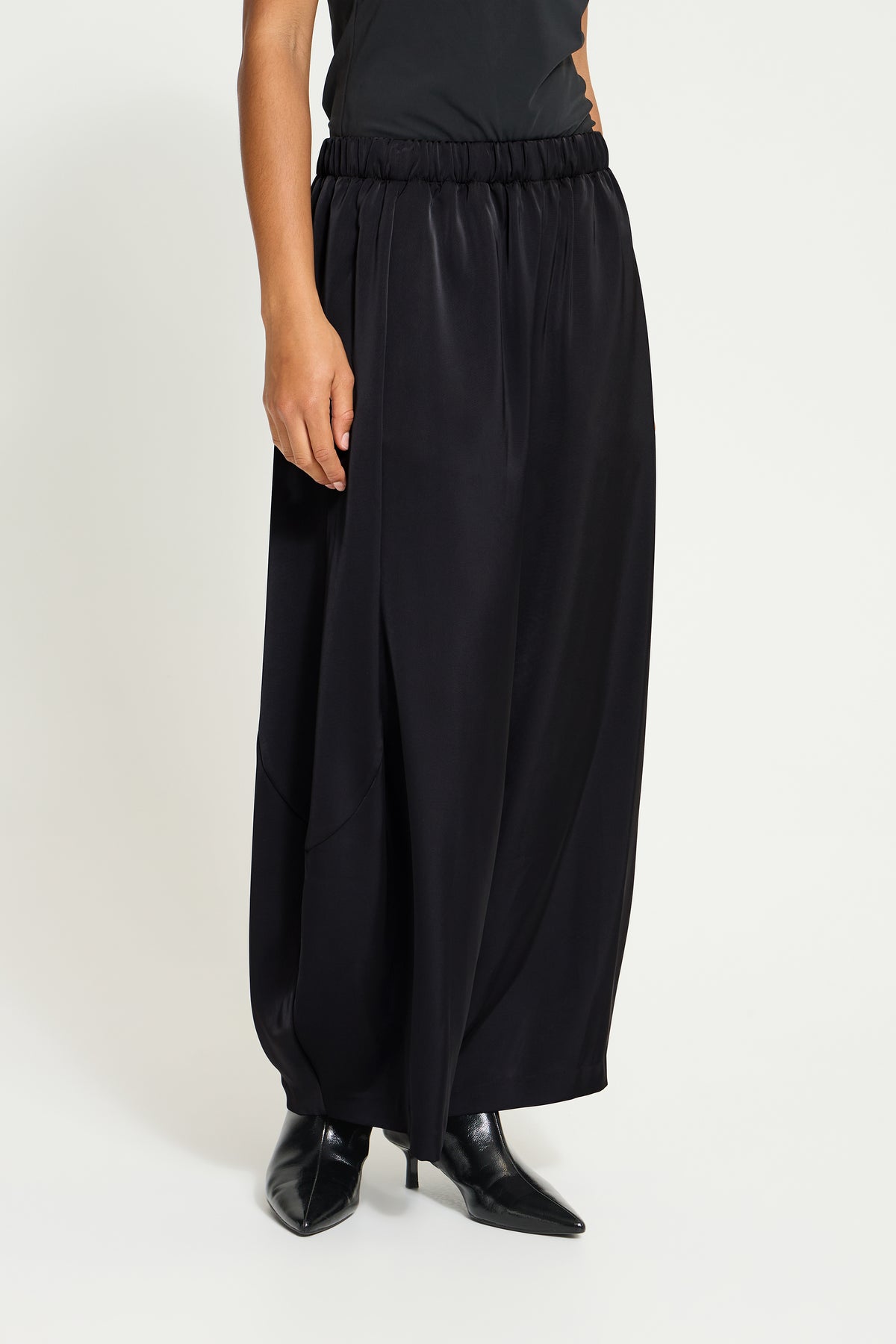 Ihhartley Trousers - Black Satin