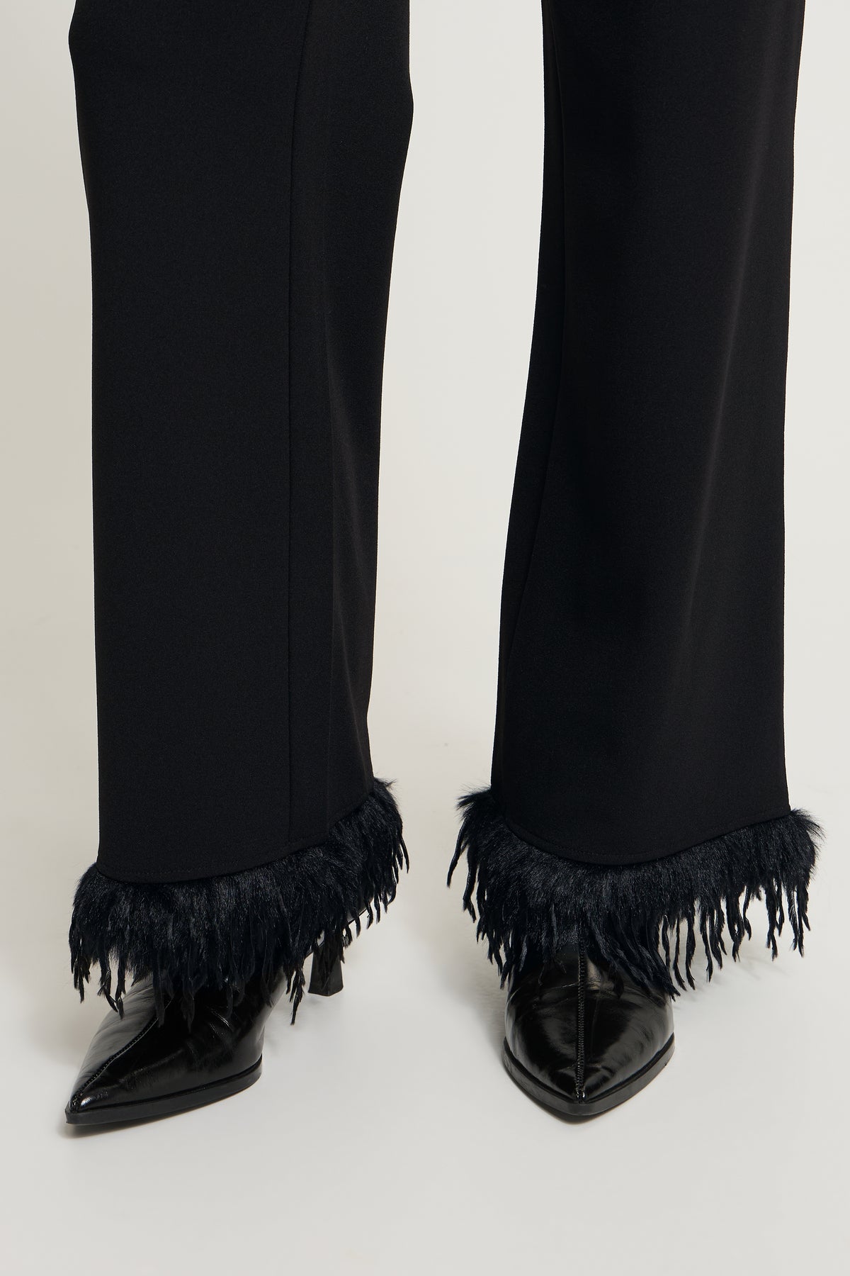 Ihkatine Trousers - Black