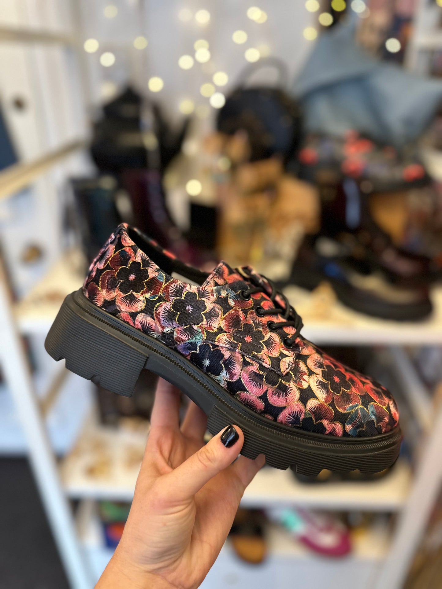 Cove Viola Velour Brogue Shoes - Rose Pink