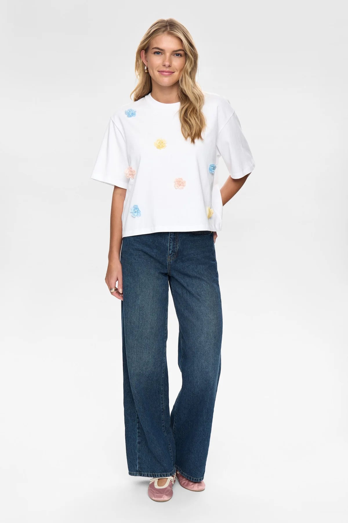 Nufleura Tee - Cloud Dancer