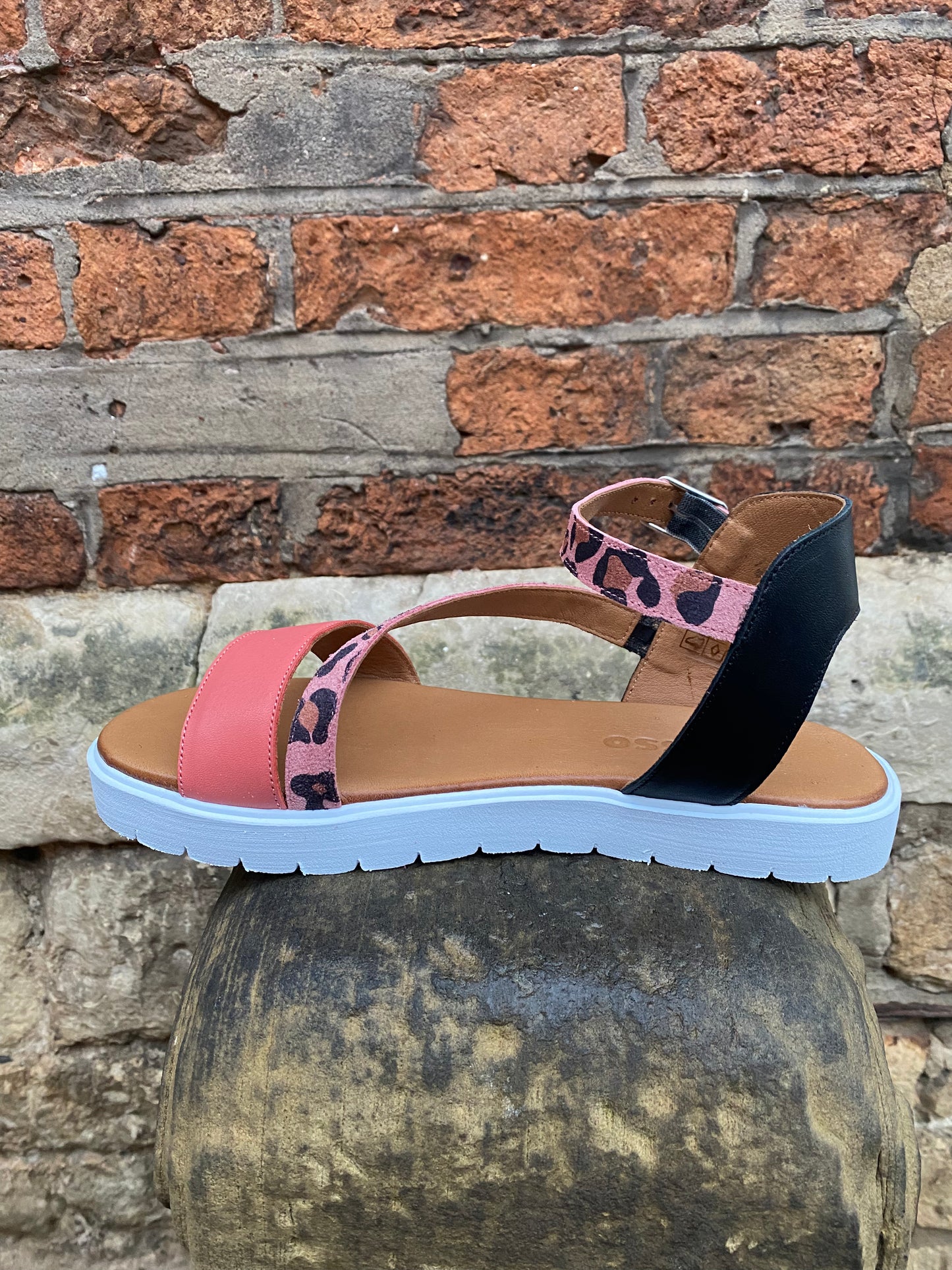 Zelda Pink Leopard Sandals