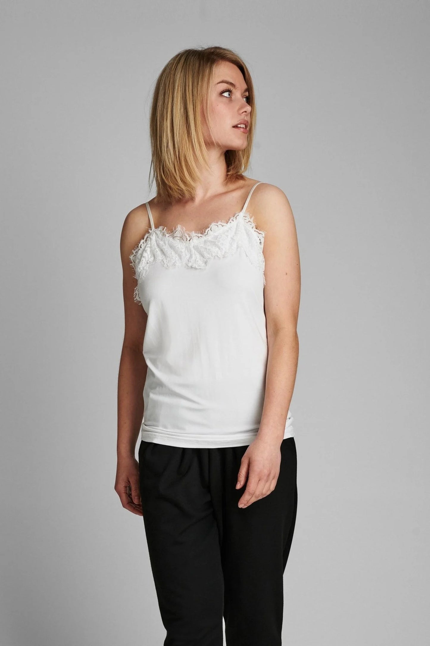 * Nubowie Lace Top Cami White*