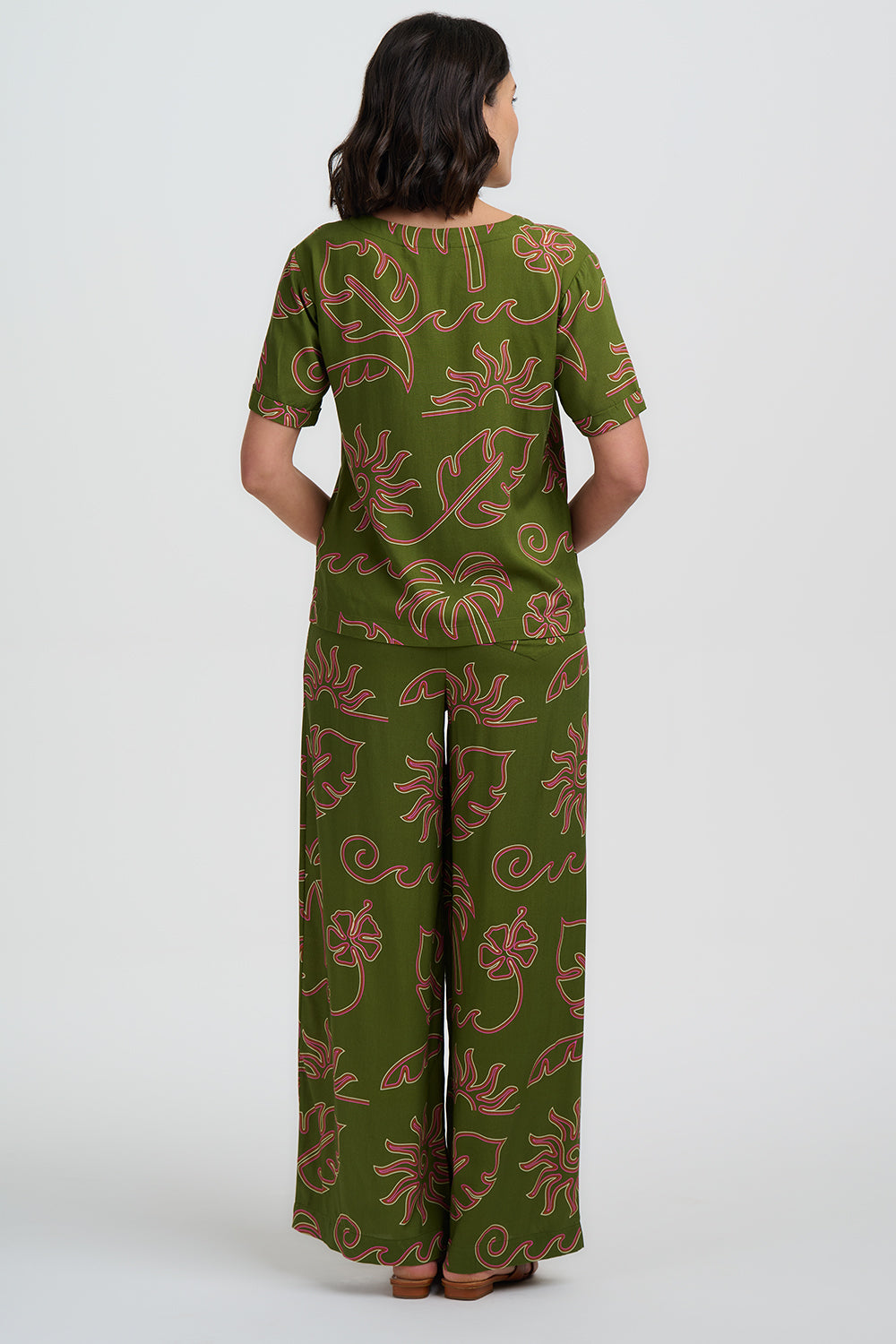 Hatty V-Neck Shirt - Khaki, Tropical Line Drawing