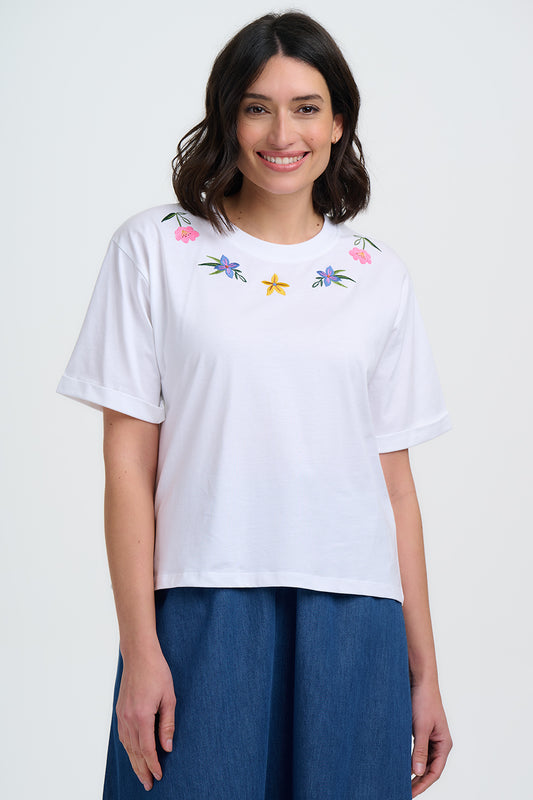 Celia Heavy-Weight T-Shirt - White, Flower Chain