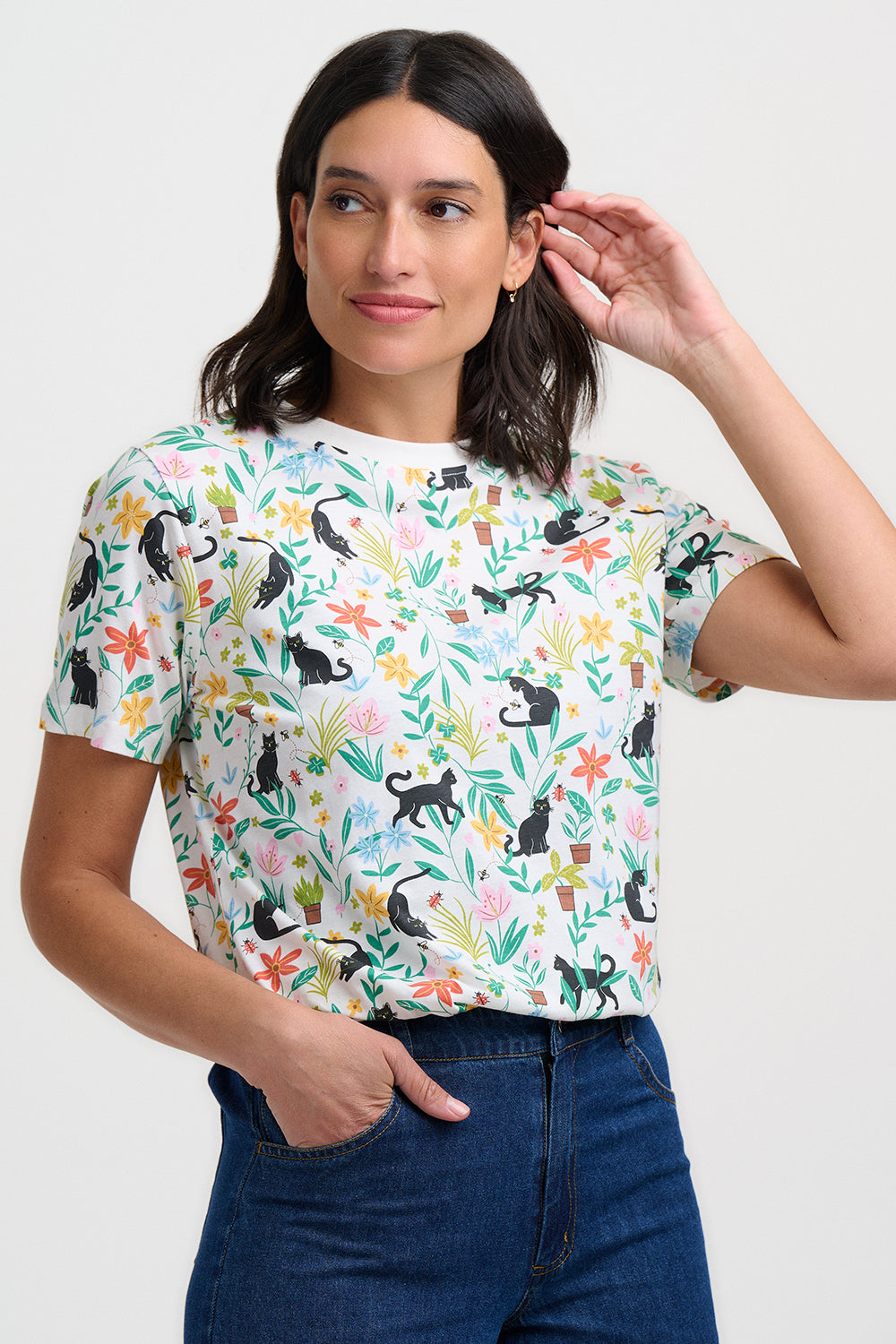 Maggie T-Shirt - White Cats