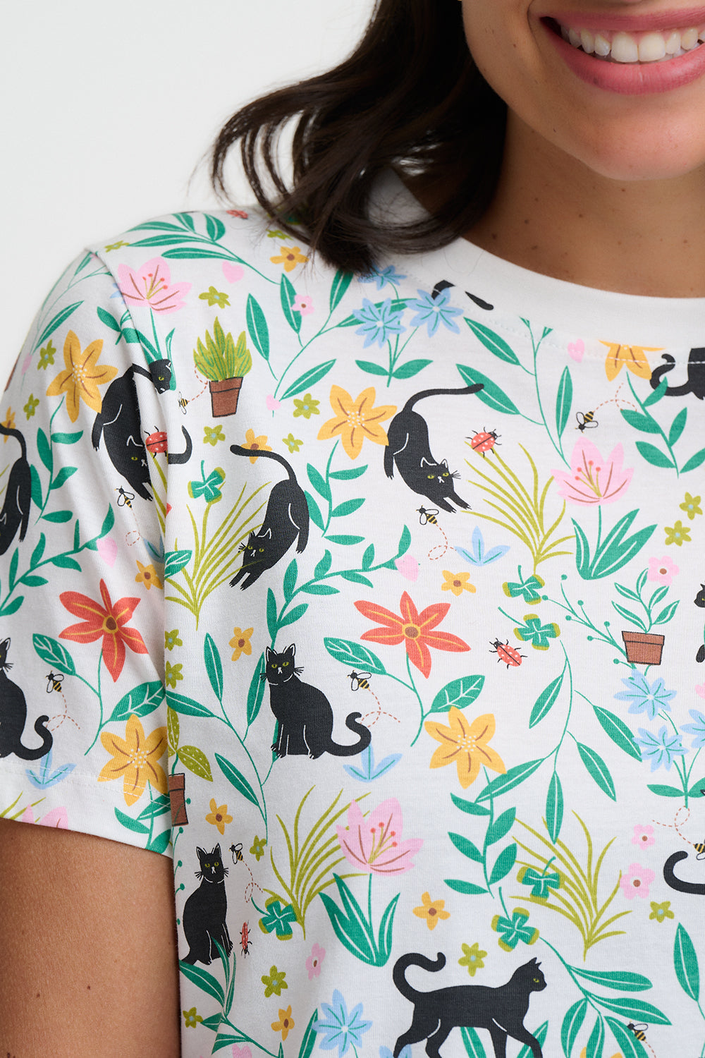 Maggie T-Shirt - White Cats