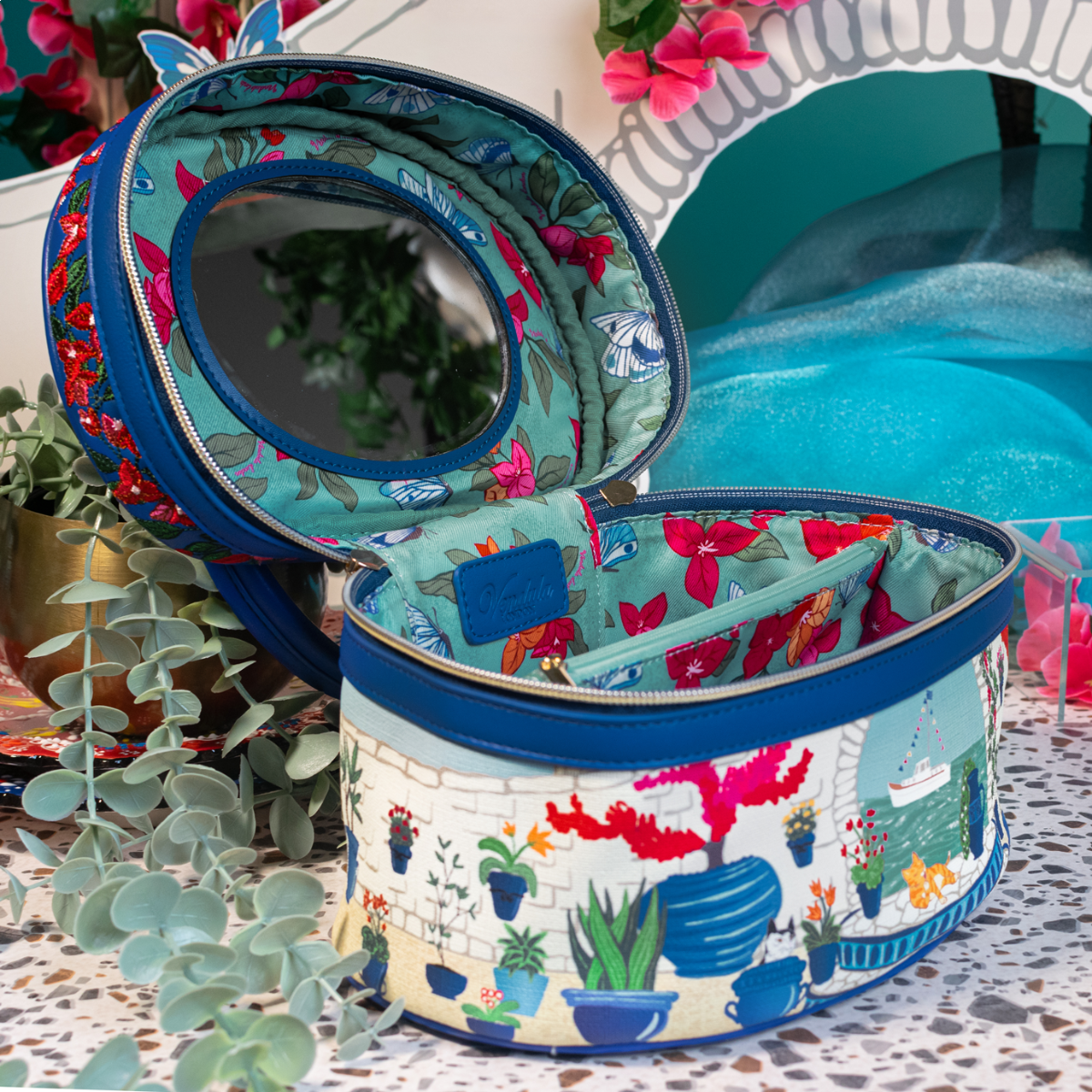 Gardens of the world Greece Sleeping Mimi Vanity